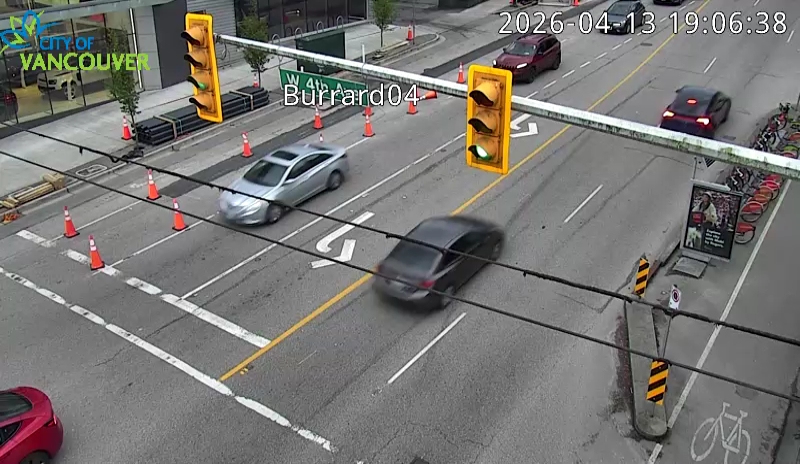 Burrard St & W 4th Ave - South