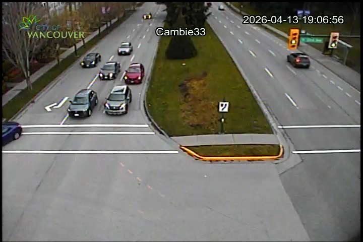 Cambie St & W 33rd Ave - N