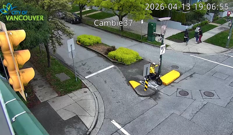 Cambie St & W 37th Ave - W