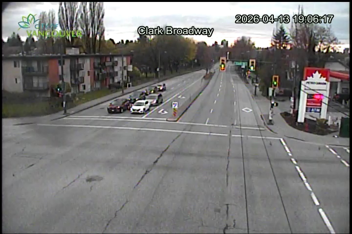 Clark Dr & E Broadway - W