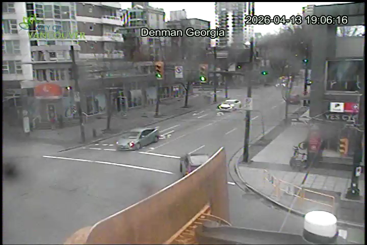 W Georgia St & Denman St - South