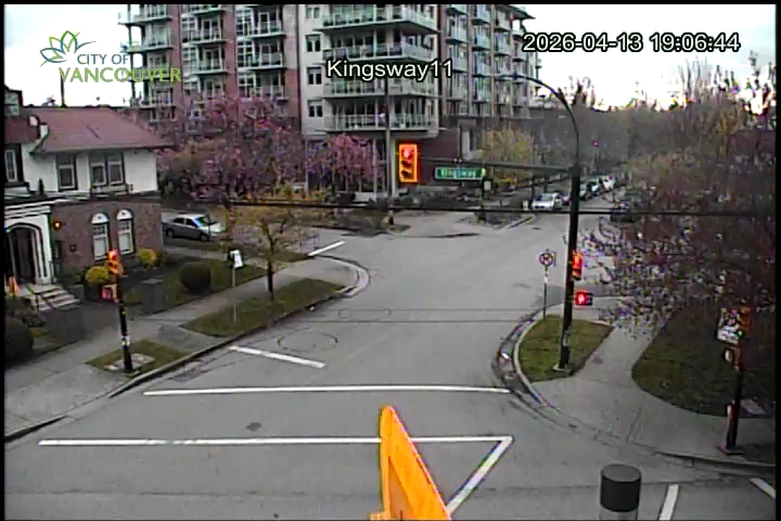 Kingsway & E 11th Ave - W