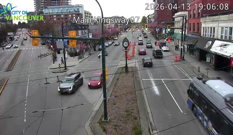 Main St & Kingsway - S Main