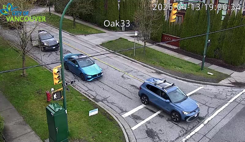 Oak St & W 33rd Ave - W